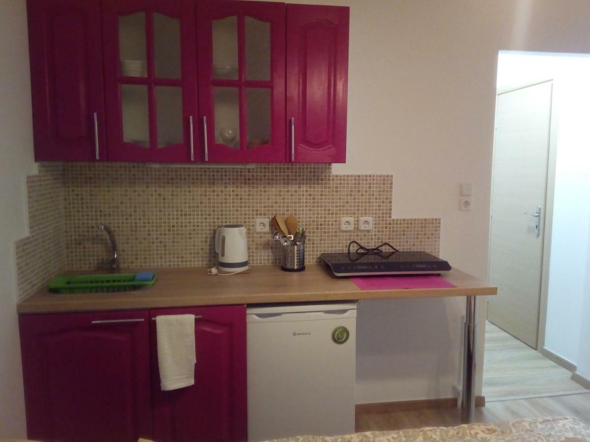 New studio next to metro for 2 people Atene Esterno foto